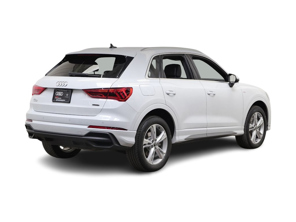 Thumbnail: 2023 Audi Q3 - 11