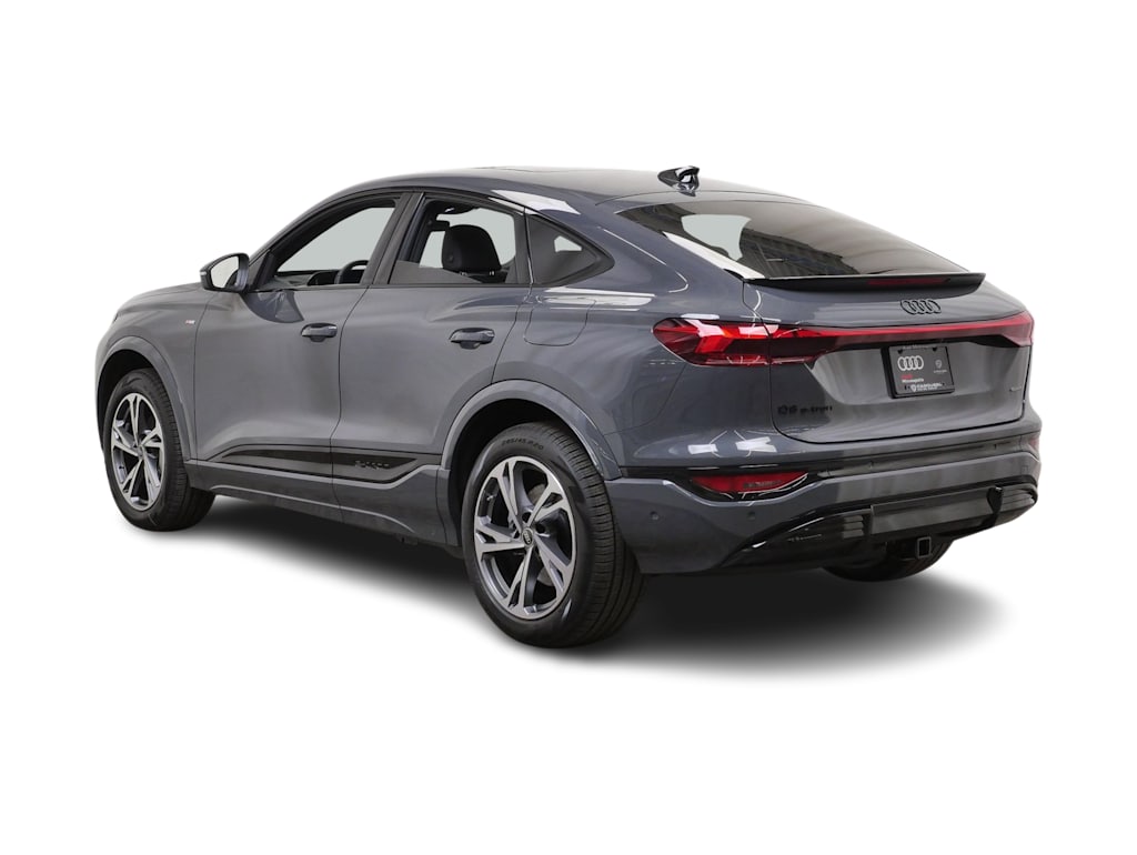Thumbnail: 2027 Audi Q6 e-tron - 4
