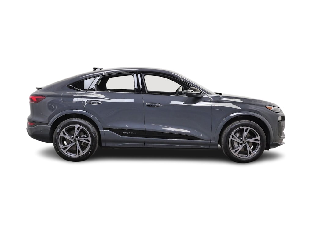 Thumbnail: 2027 Audi Q6 e-tron - 9