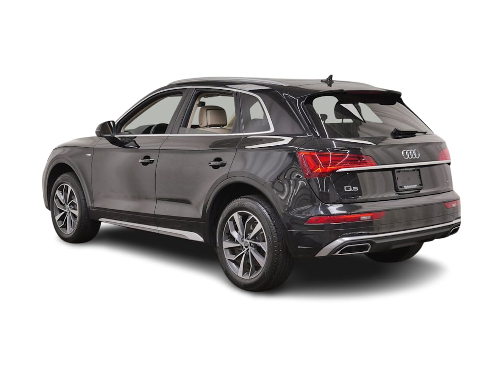 Thumbnail: 2023 Audi Q5 - 4