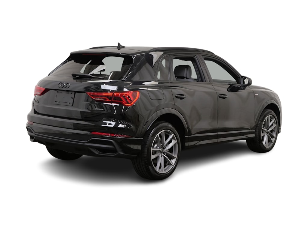 Thumbnail: 2023 Audi Q3 - 11