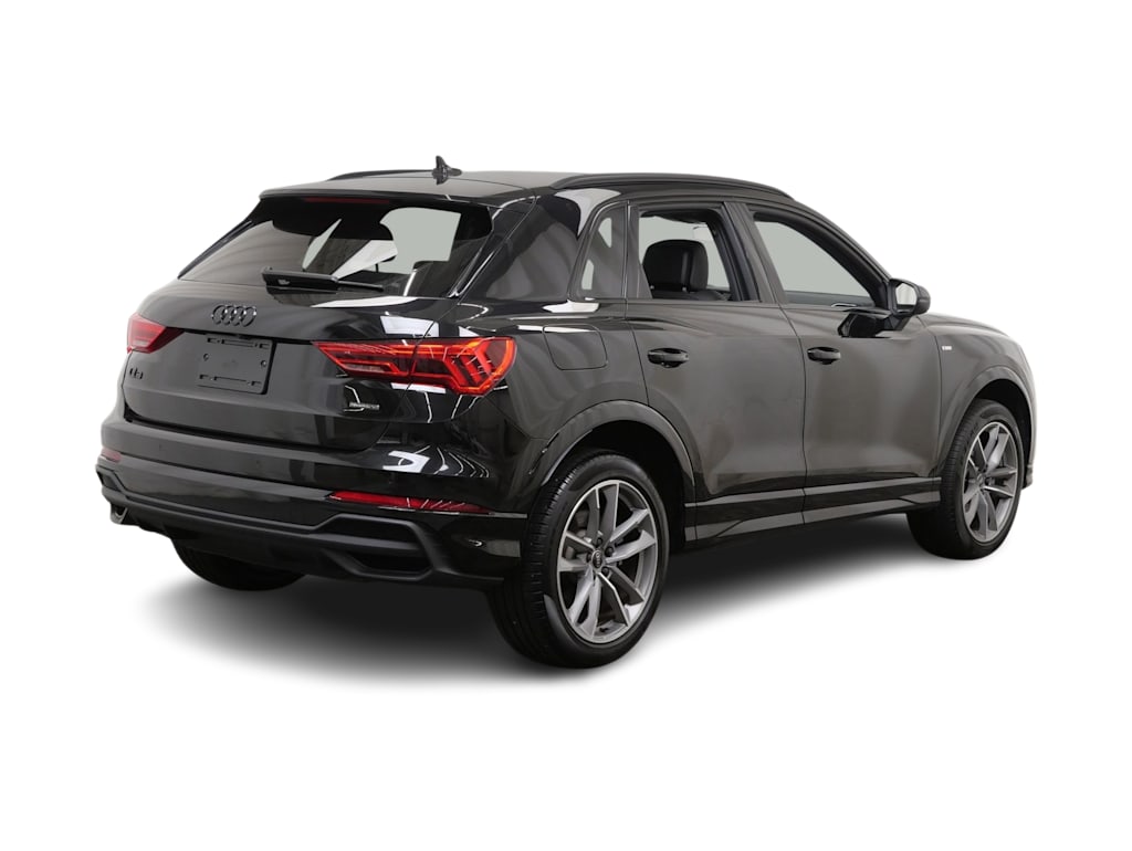 Thumbnail: 2023 Audi Q3 - 10