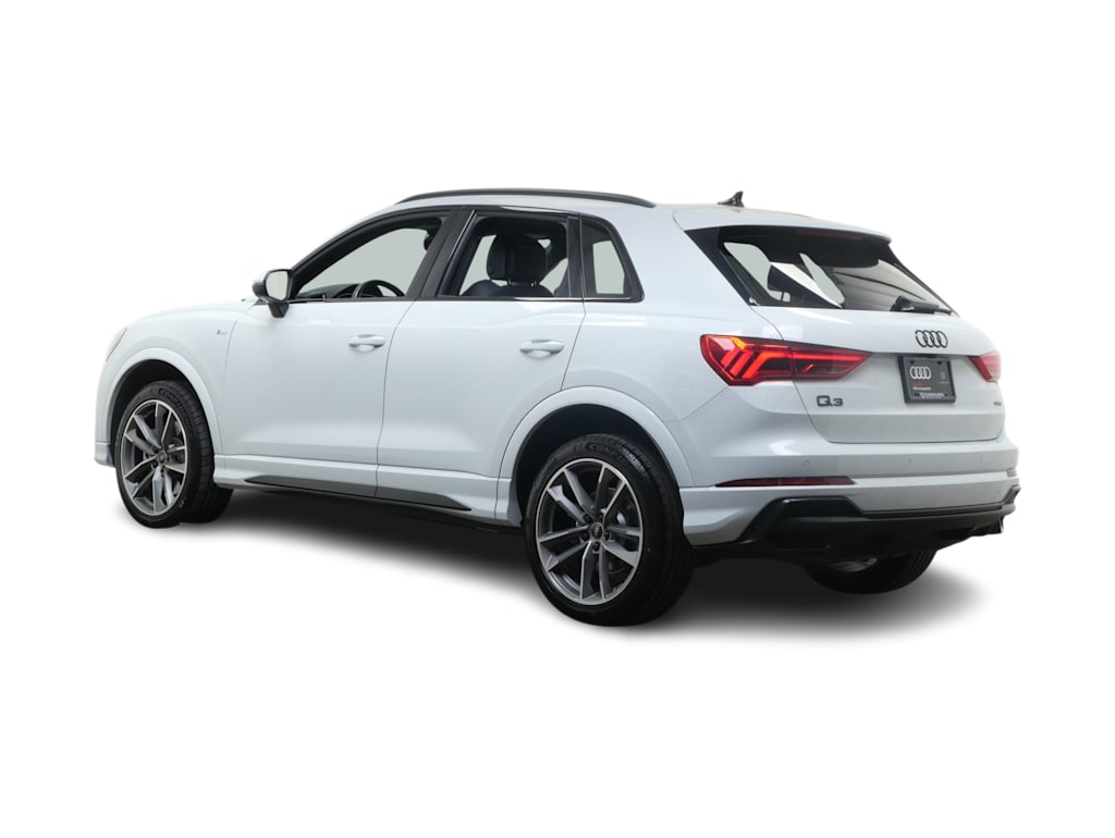 Thumbnail: 2022 Audi Q3 - 4