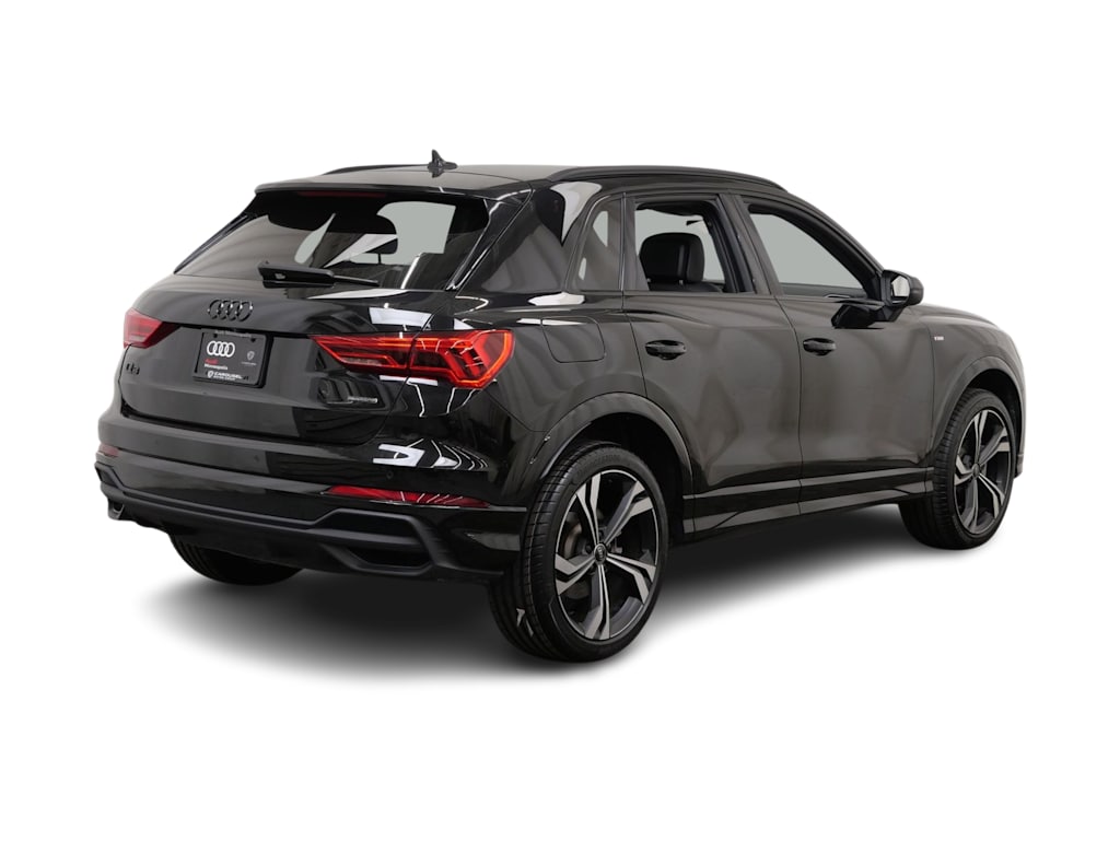 Thumbnail: 2023 Audi Q3 - 10