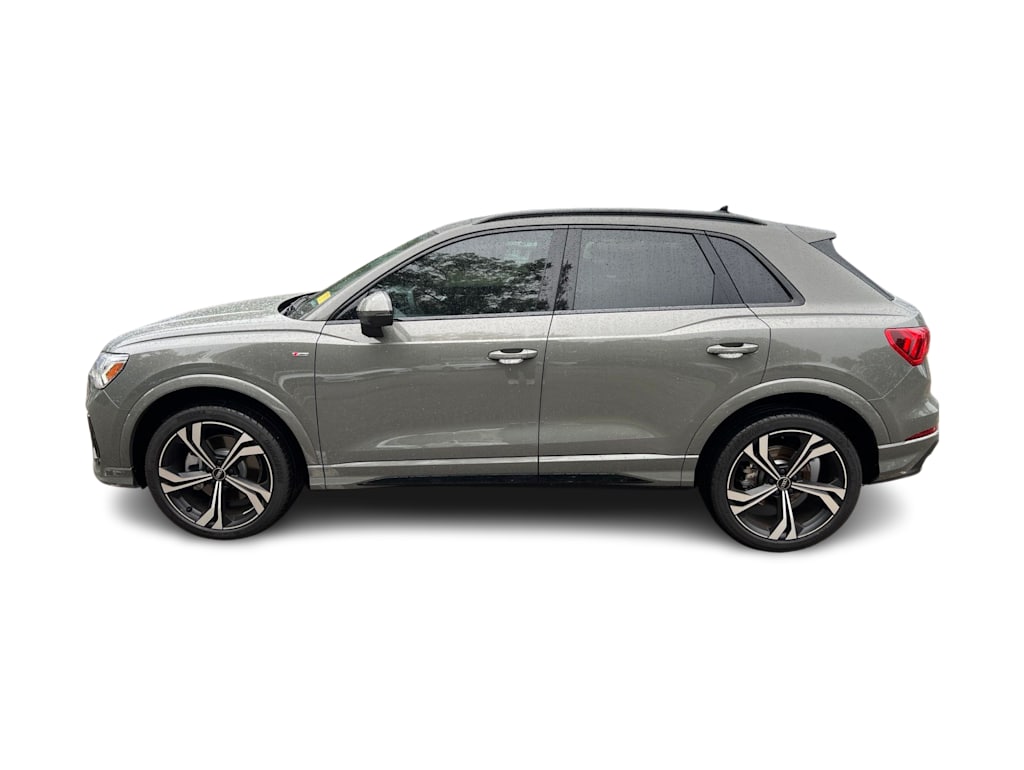 Thumbnail: 2024 Audi Q3 - 3