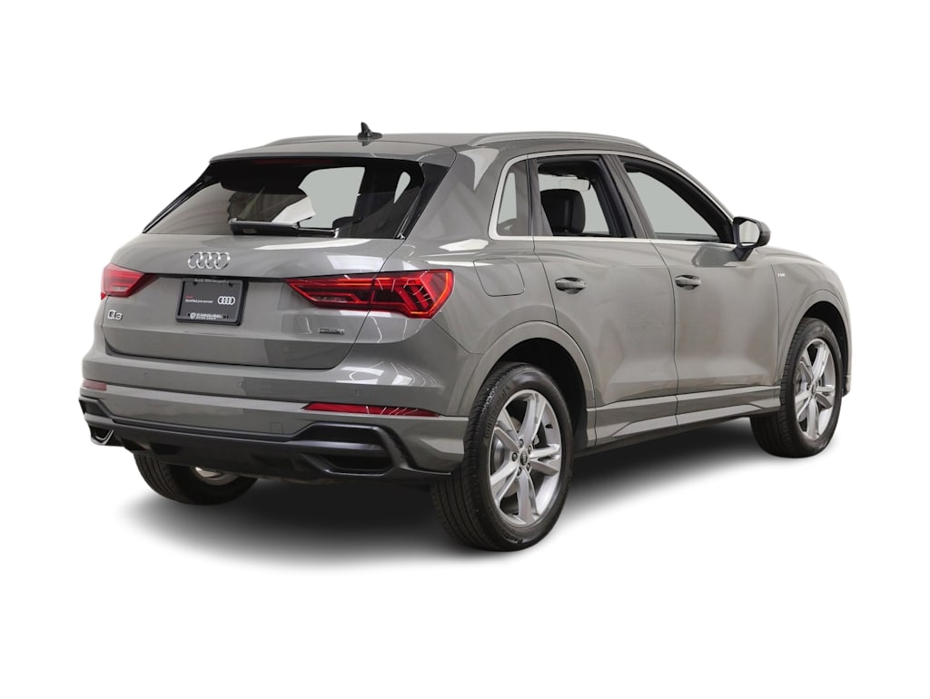 Thumbnail: 2022 Audi Q3 - 12