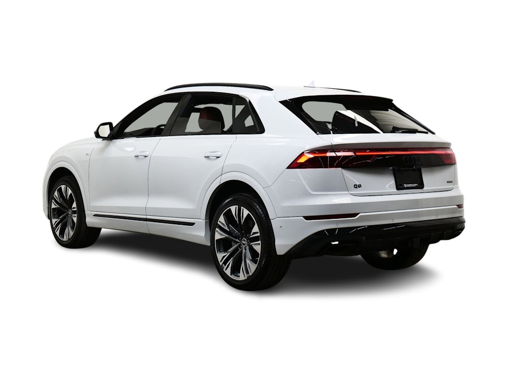 Thumbnail: 2026 Audi Q8 - 4
