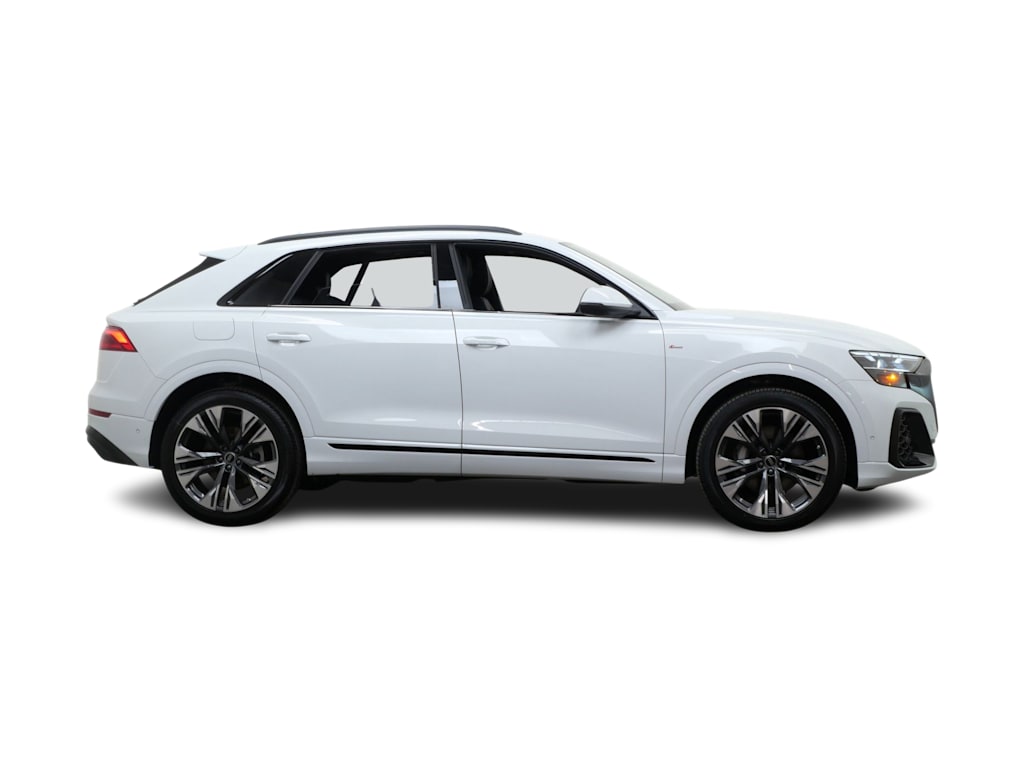 Thumbnail: 2026 Audi Q8 - 10