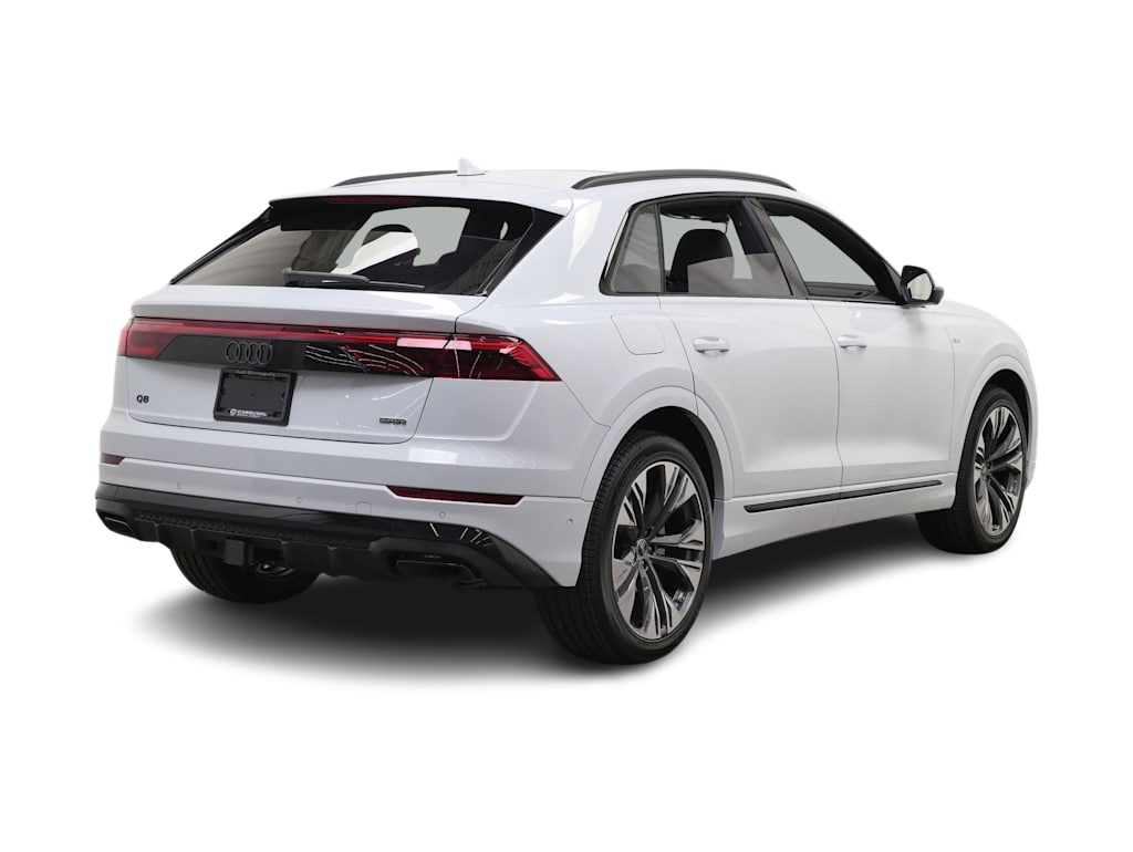Thumbnail: 2026 Audi Q8 - 8