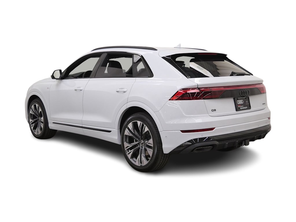 Thumbnail: 2026 Audi Q8 - 4