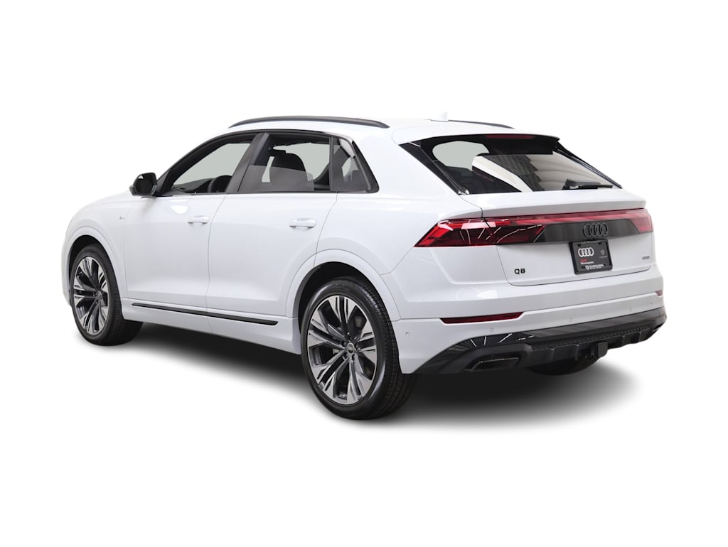 Thumbnail: 2026 Audi Q8 - 4