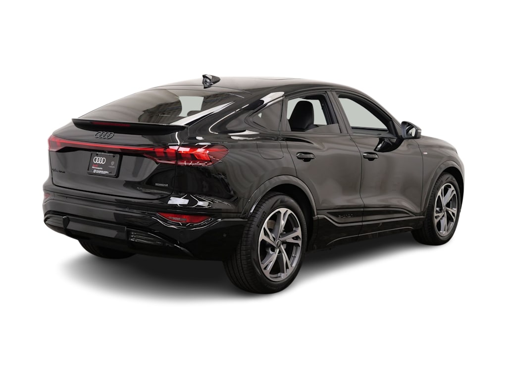 Thumbnail: 2027 Audi Q6 e-tron - 8