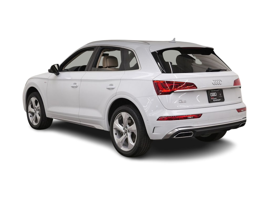 Thumbnail: 2023 Audi Q5 - 4