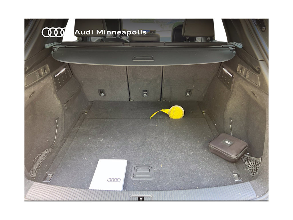 Thumbnail: 2023 Audi Q5 - 10
