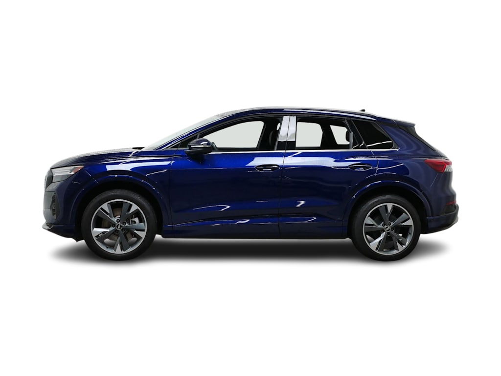 Thumbnail: 2022 Audi Q4 e-tron - 3