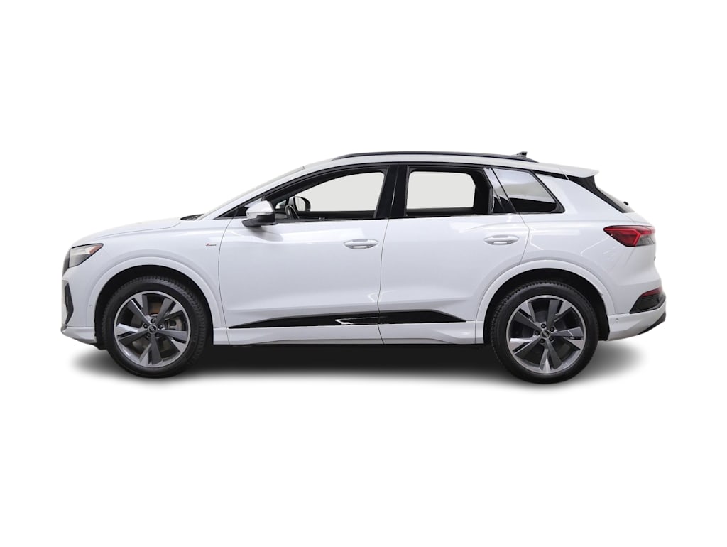 Thumbnail: 2023 Audi Q4 e-tron - 3