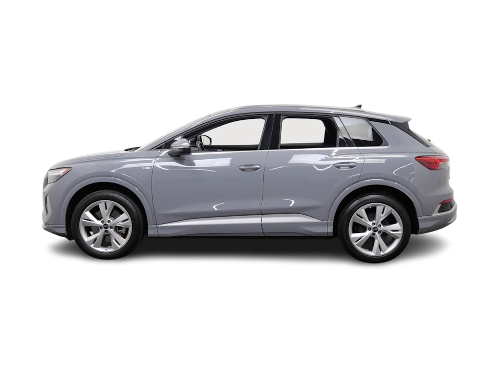 Thumbnail: 2023 Audi Q4 e-tron - 3