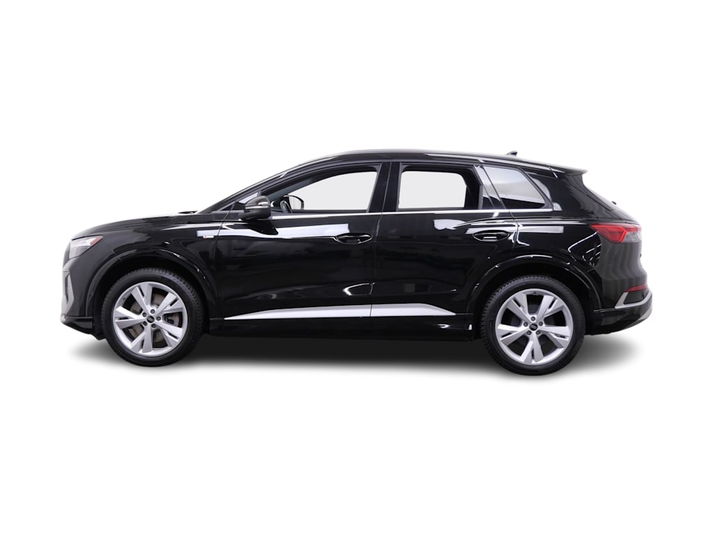 Thumbnail: 2023 Audi Q4 e-tron - 3