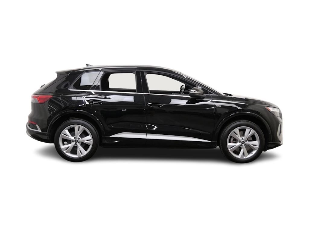 Thumbnail: 2023 Audi Q4 e-tron - 13
