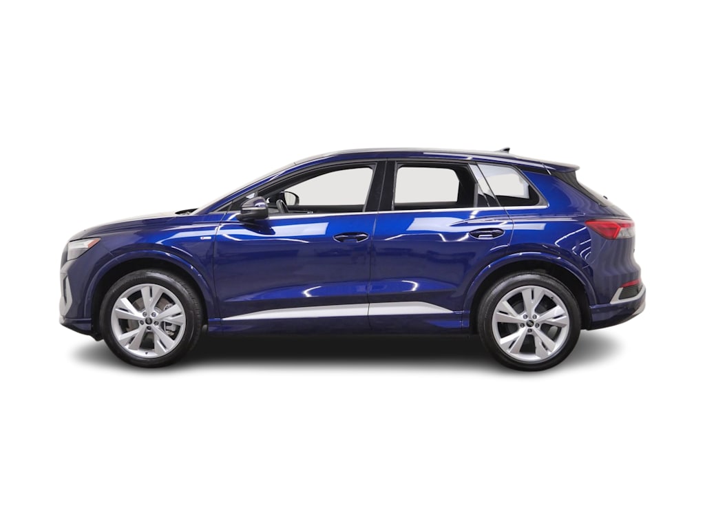 Thumbnail: 2023 Audi Q4 e-tron - 3