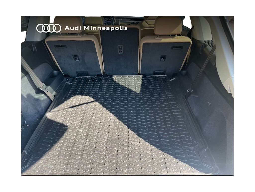 Thumbnail: 2023 Audi Q7 - 9