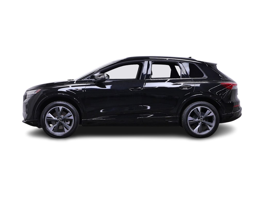 Thumbnail: 2023 Audi Q4 e-tron - 3