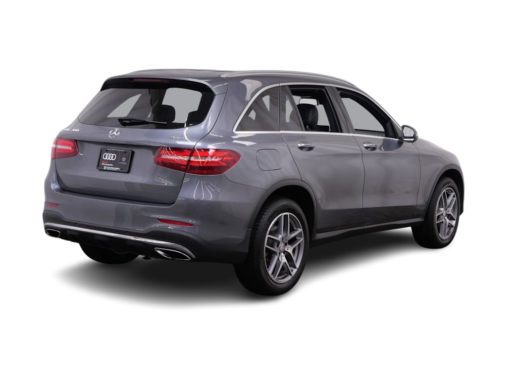 Thumbnail: 2017 Mercedes-Benz GLC - 11