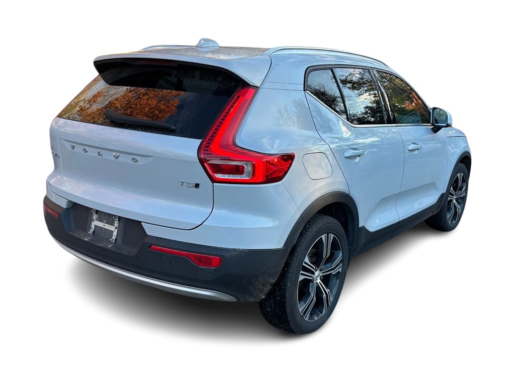 Thumbnail: 2022 Volvo XC40 - 9