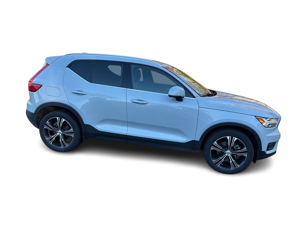 Thumbnail: 2022 Volvo XC40 - 8