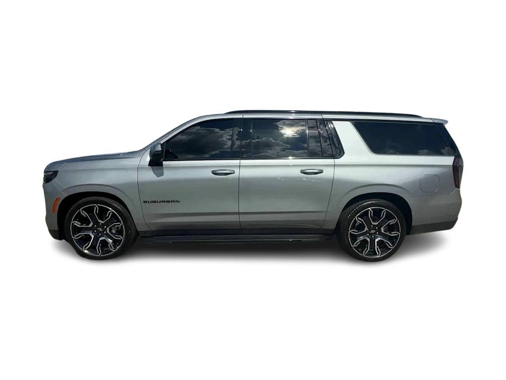 Thumbnail: 2025 Chevrolet Suburban - 3