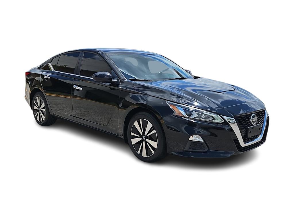 Thumbnail: 2021 Nissan Altima - 18