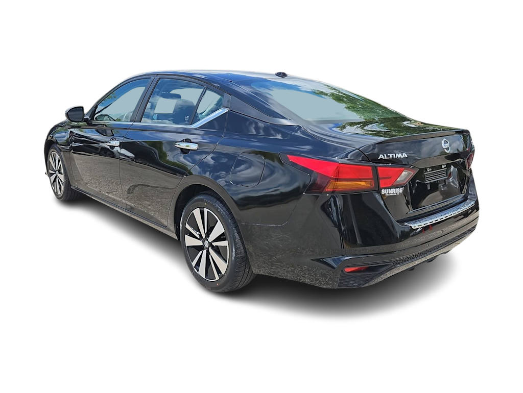 Thumbnail: 2022 Nissan Altima - 4