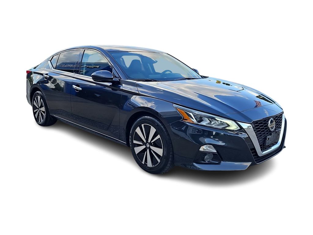 Thumbnail: 2020 Nissan Altima - 17