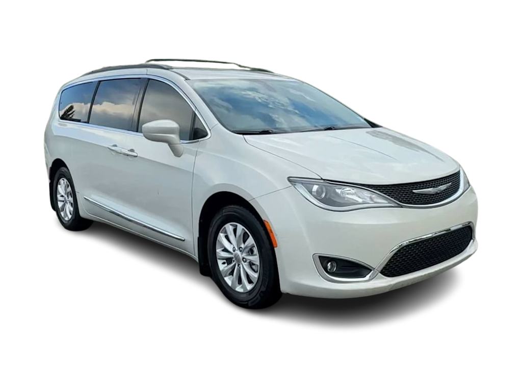 Thumbnail: 2017 Chrysler Pacifica - 19