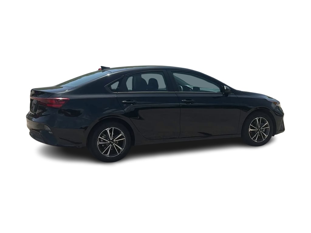 Thumbnail: 2024 Kia Forte - 24