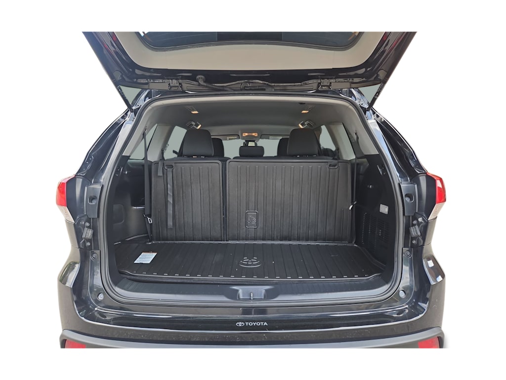 Thumbnail: 2019 Toyota Highlander - 16