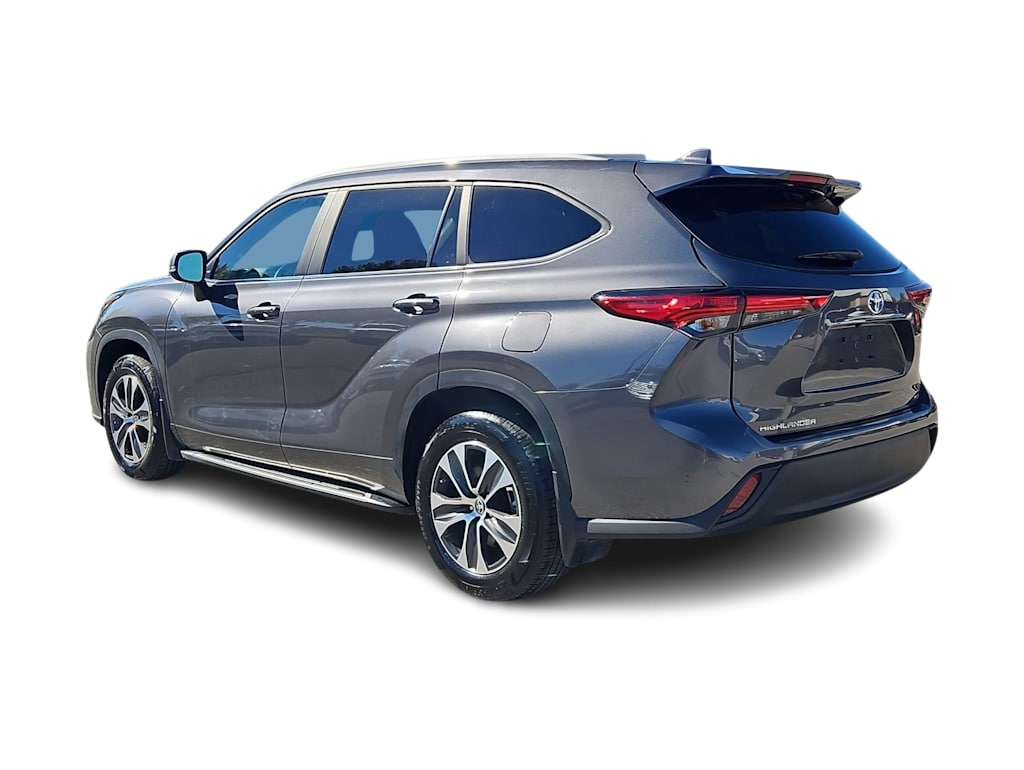 Thumbnail: 2023 Toyota Highlander - 4