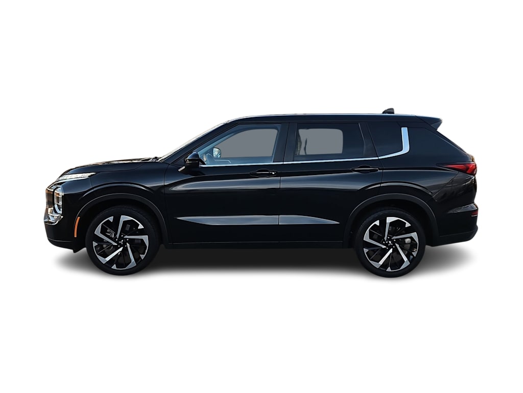 Thumbnail: 2023 Mitsubishi Outlander - 3