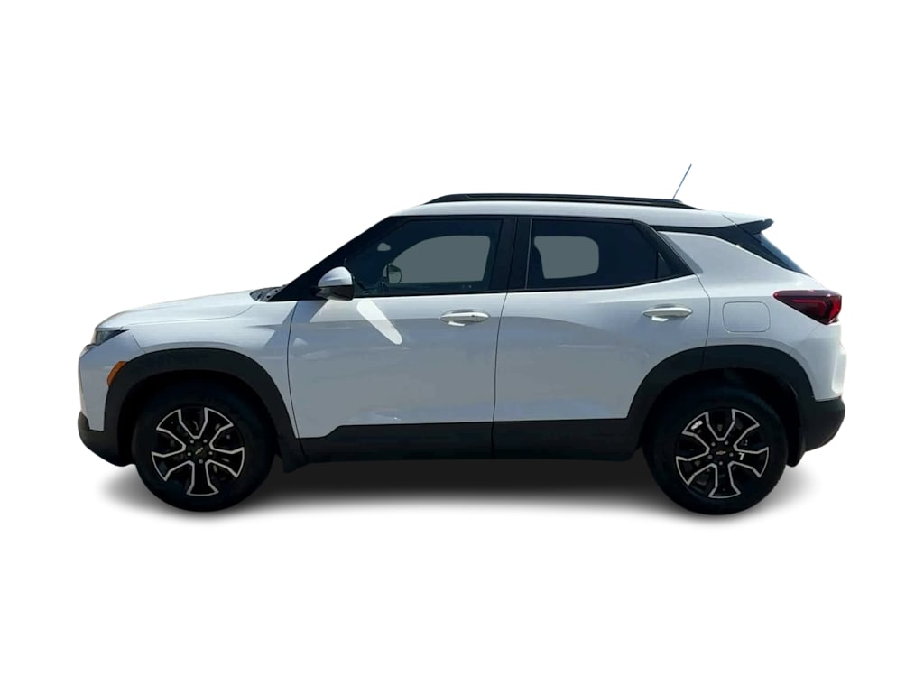 Thumbnail: 2021 Chevrolet TrailBlazer - 3