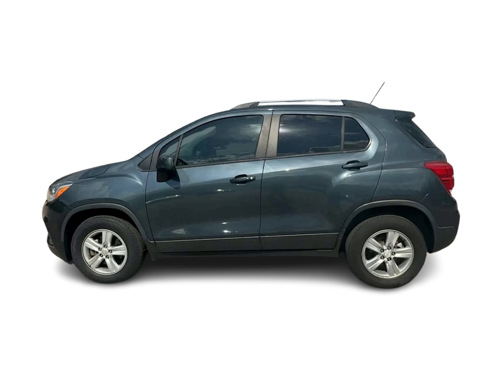Thumbnail: 2021 Chevrolet Trax - 3