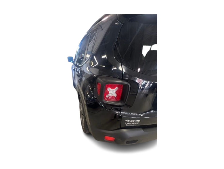 Thumbnail: 2017 Jeep Renegade - 8