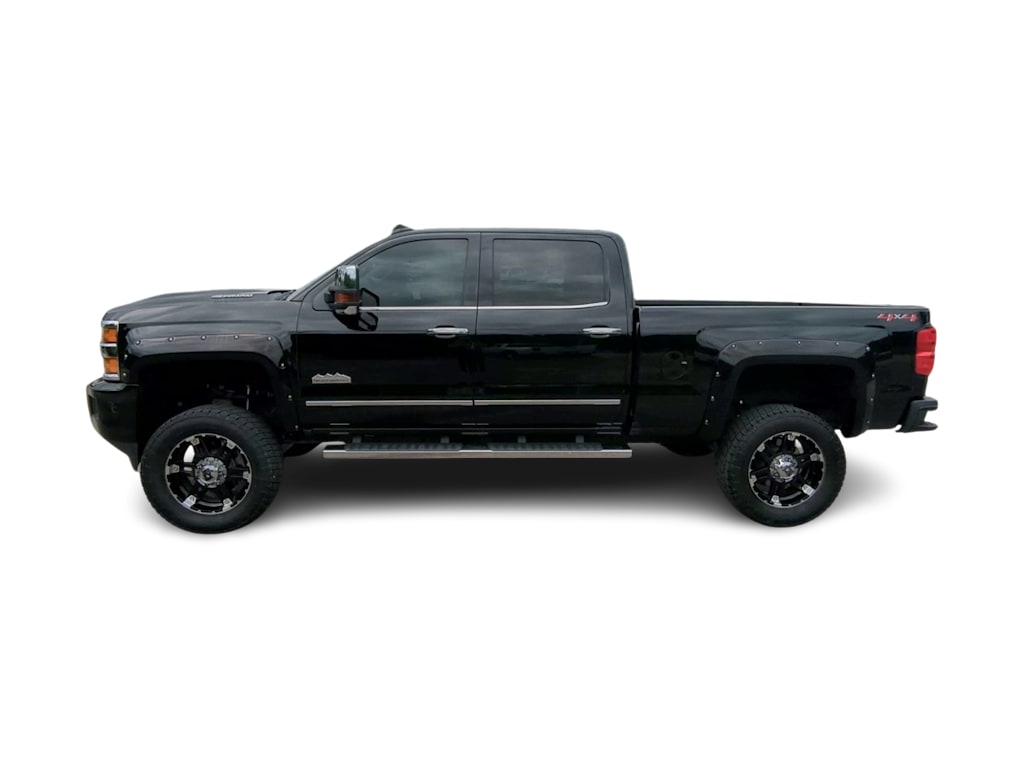 2019 Chevrolet Silverado 2500 High Country 3