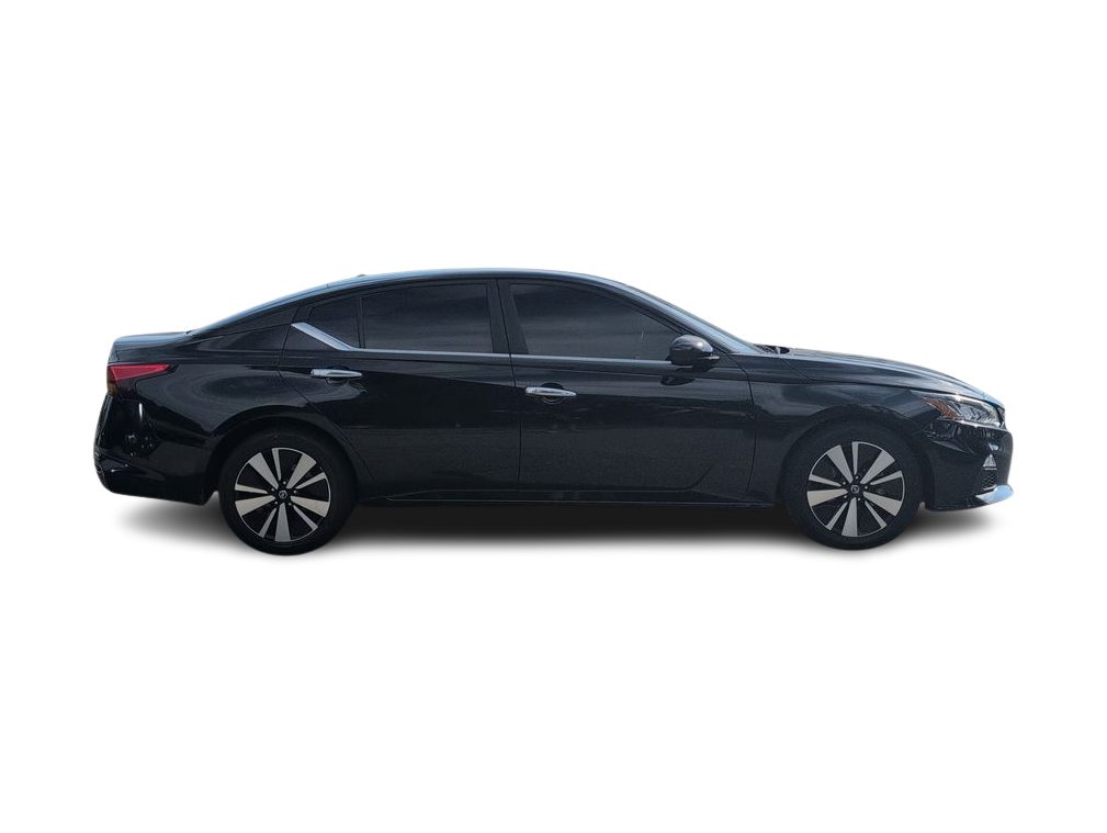Thumbnail: 2021 Nissan Altima - 21
