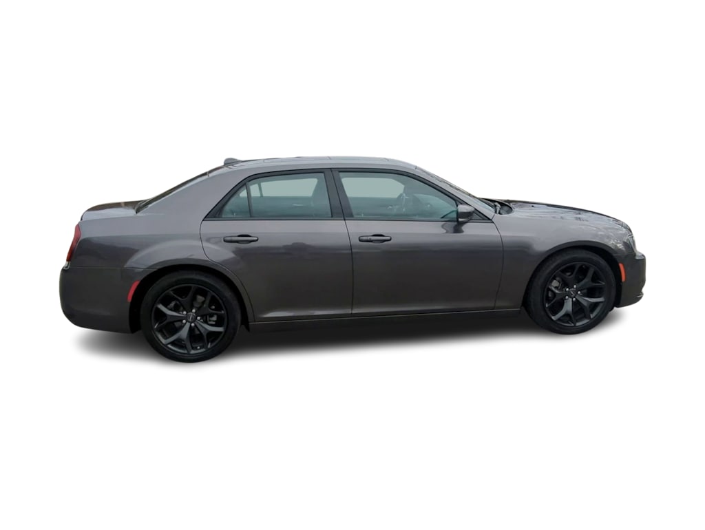 2022 Chrysler 300 S 23