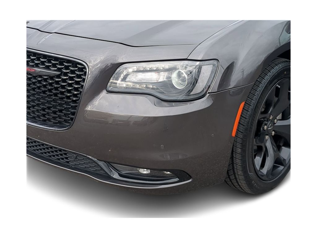 2022 Chrysler 300 S 24