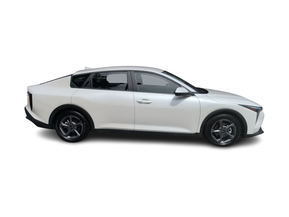 2025 Kia K4 LXS - Photo 22