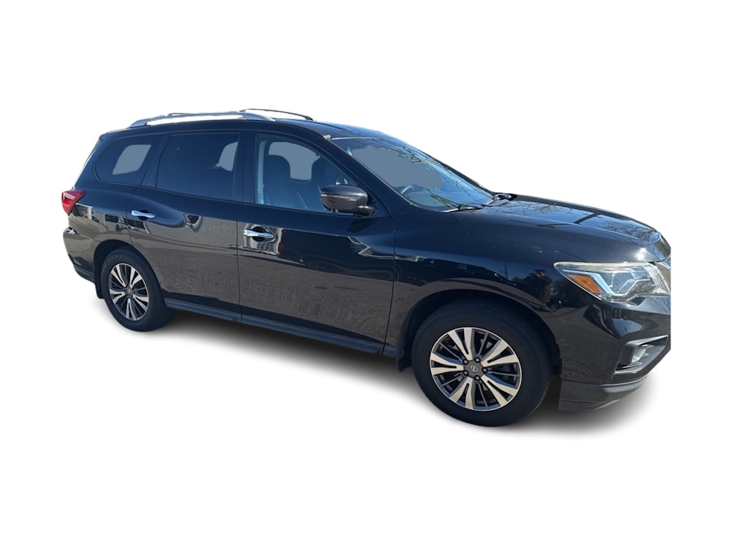 Thumbnail: 2017 Nissan Pathfinder - 10