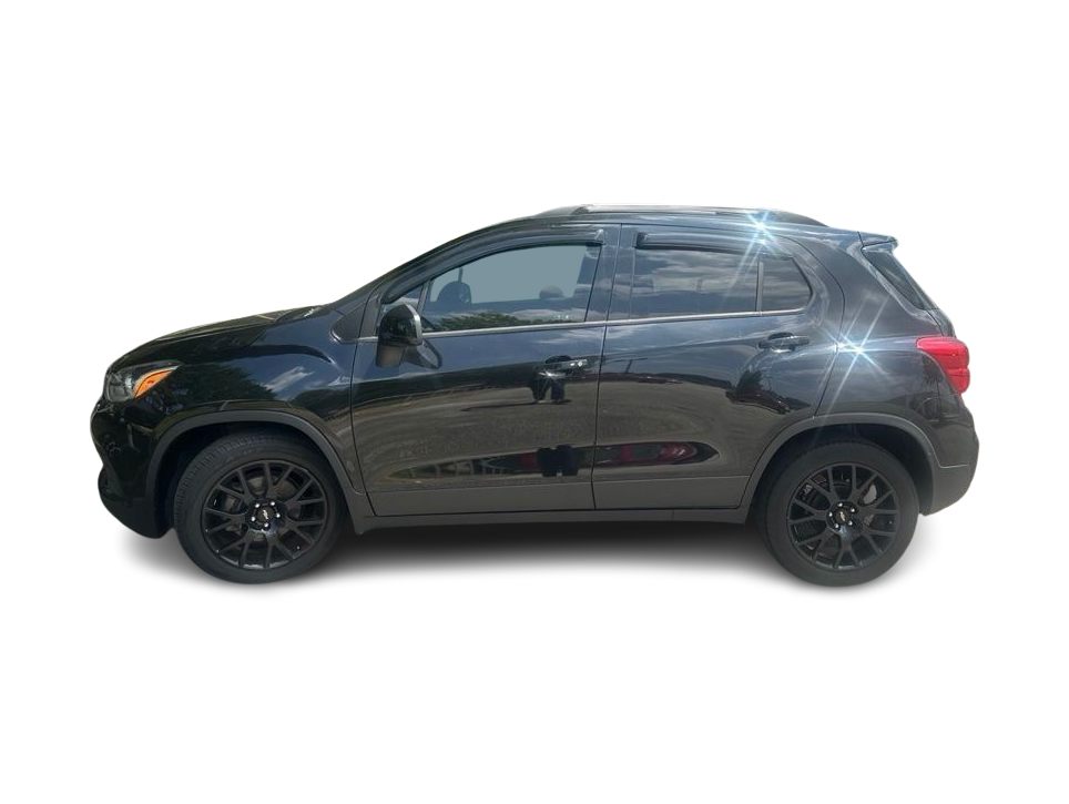 Thumbnail: 2022 Chevrolet Trax - 3