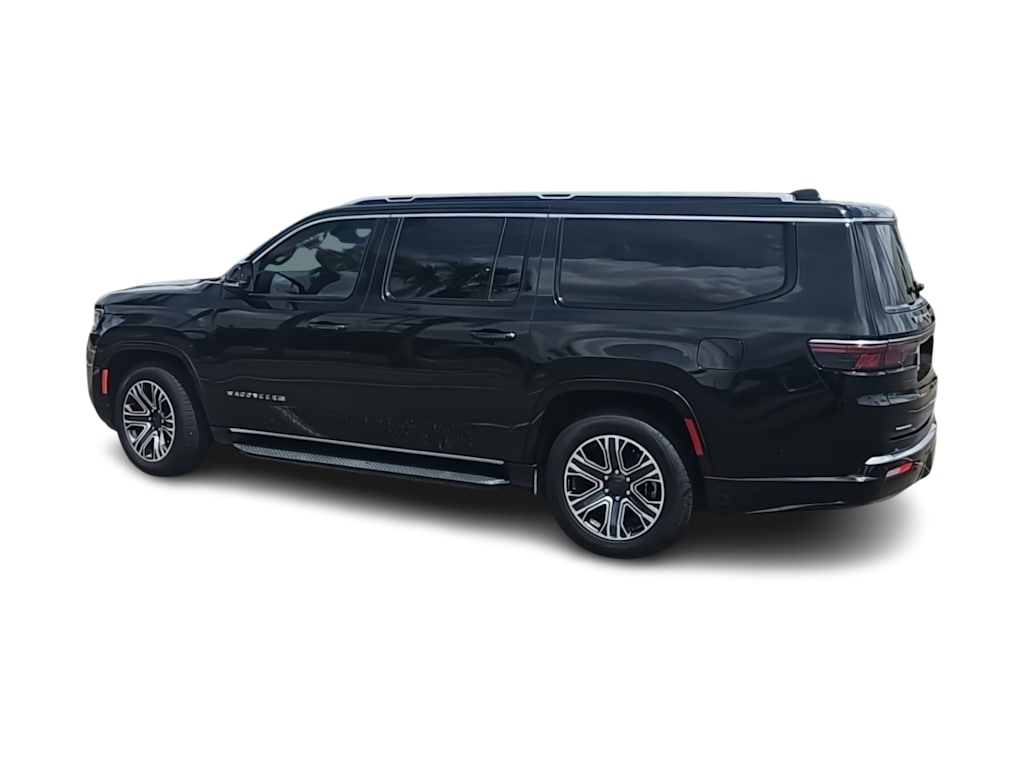 Thumbnail: 2023 Jeep Wagoneer - 16