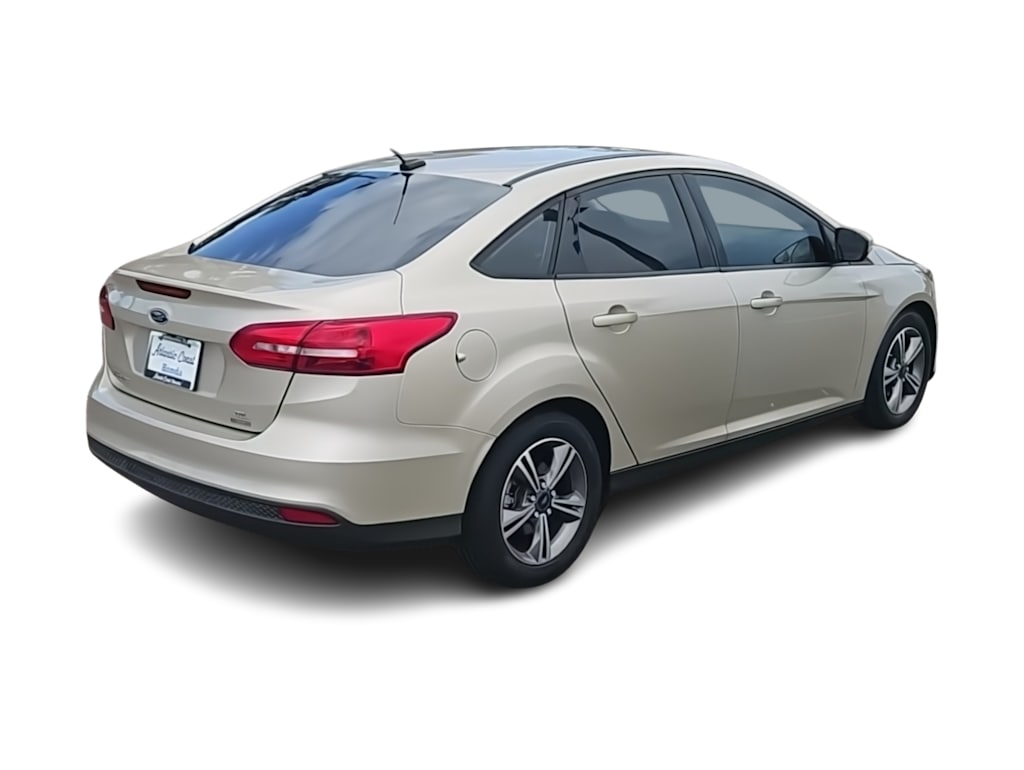 Thumbnail: 2017 Ford Focus - 16